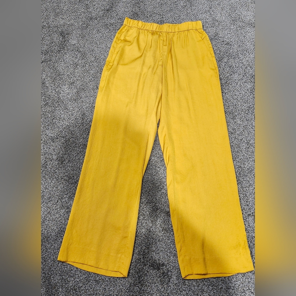Banana Republic Silky Wide Leg Mustard Color Pants w/pockets